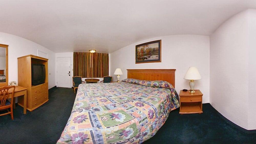 Rodeway Inn Олбані Екстер'єр фото