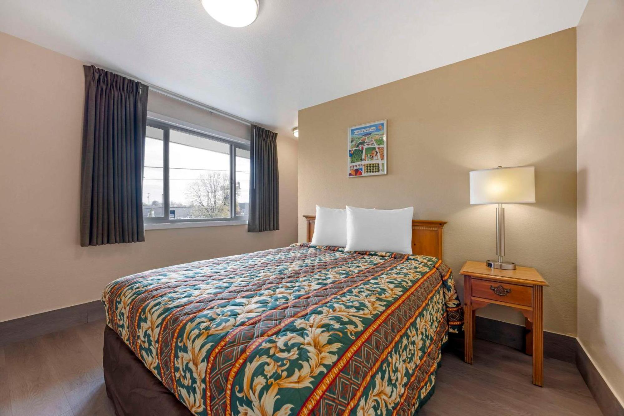 Rodeway Inn Олбані Екстер'єр фото