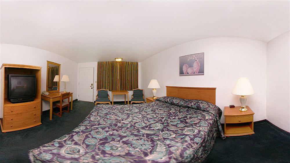 Rodeway Inn Олбані Екстер'єр фото
